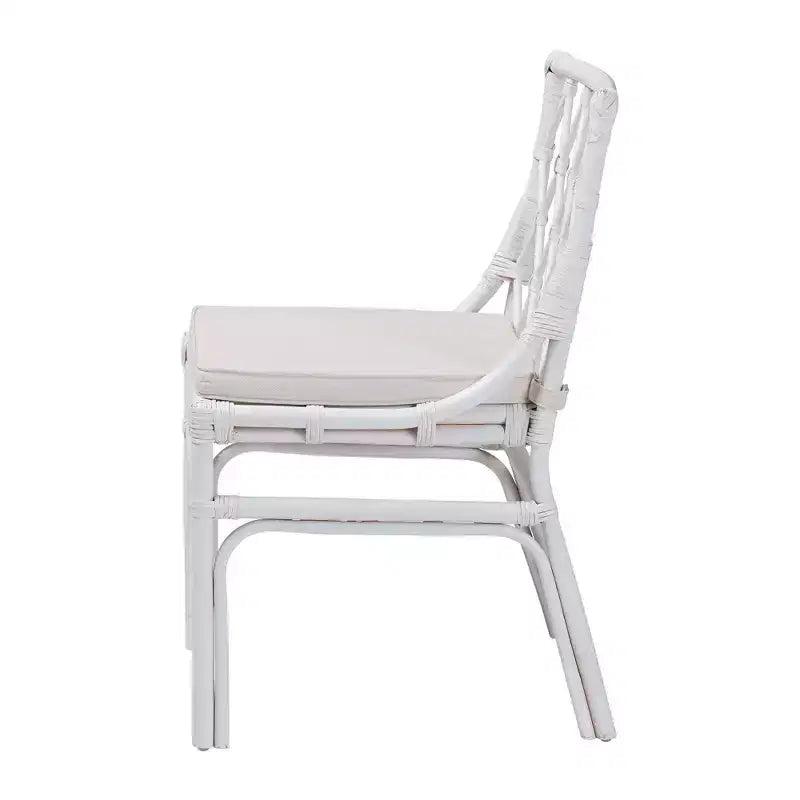 Chaise de salle à manger en rotin Carwyn Bali et Pari Blanche