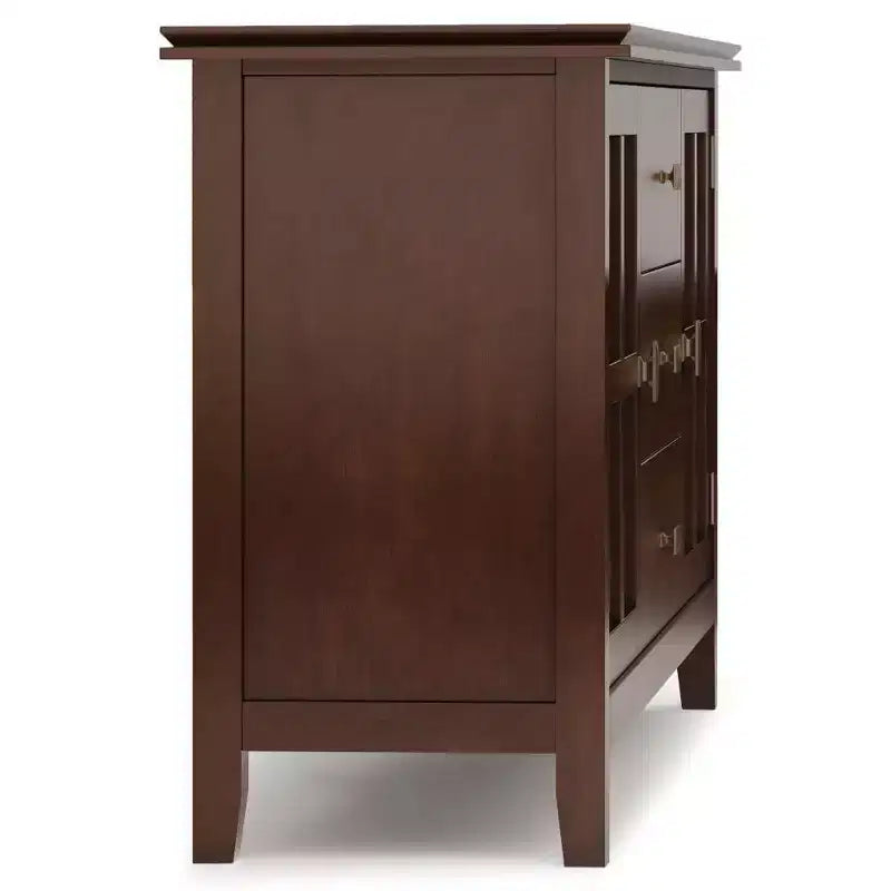 Grand Buffet Stratford Brun Roux - WyndenHall : Bois Massif, 3 Tiroirs, 2 Armoires
