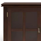 Grand Buffet Stratford Brun Roux - WyndenHall : Bois Massif, 3 Tiroirs, 2 Armoires