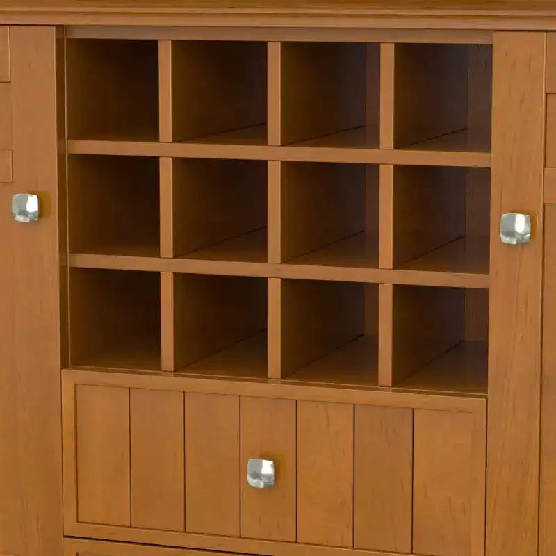 Bahut de buffet Freemont avec rangement, étagères réglables et poignées en bronze - WyndenHall : Contient 12 bouteilles, bois massif