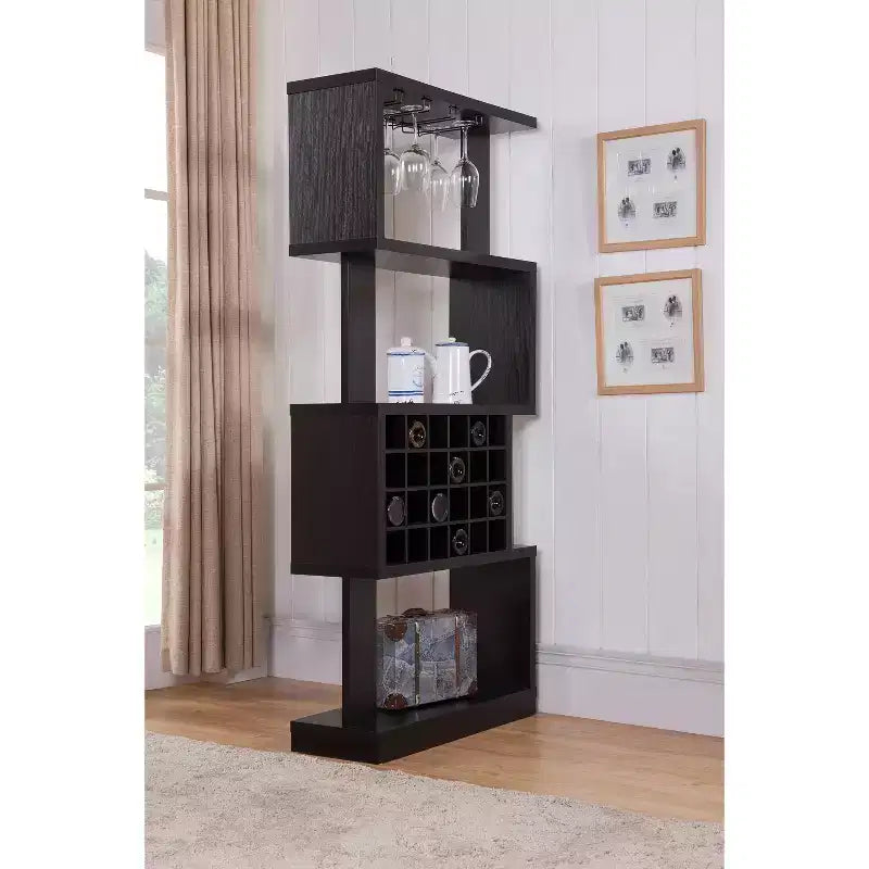 Étagère à vin Robin contemporaine à 4 niveaux cappuccino – miBasics : Peut contenir 24 bouteilles, rangement pour verres à pied