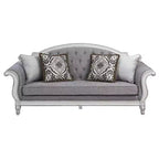 Canapé Florian 88 po en tissu gris et finition blanc antique - Meubles Acme : Revêtement en cuir, cadre en bois, coussin décoratif inclus