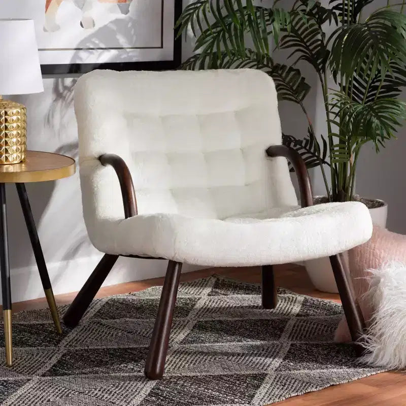 Fauteuil d'appoint Eisa en similicuir retourné rembourré et bois Blanc/Noyer - Baxton Studio
