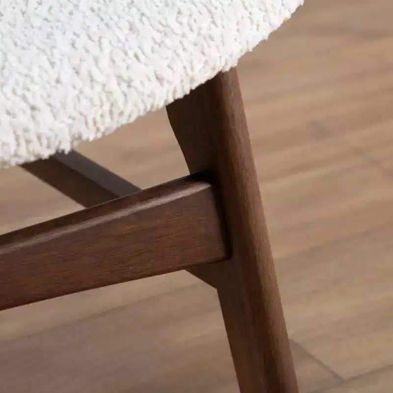 HOMES: Inside + Out Fauteuil d'appoint Mid-Century Modern Wingback Boucle River Run Noyer