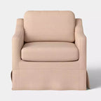 Fauteuil pivotant accentué déhoussable à accoudoirs inclinés, tissu haute performance Blush - Threshold™ conçu avec Studio McGee ; assemblage requis