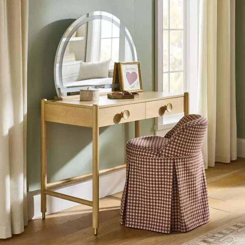 Coiffeuse avec miroir lumineux, tiroirs de rangement et multiprise - Threshold™ conçu avec Studio McGee