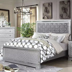 Ensemble de lit 3 pièces Queen Tenaya avec 2 tables de chevet Argent/Gris - HOMES: Inside + Out