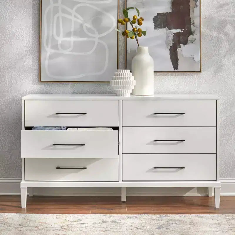 Commode Lifestorey Sussex 6 tiroirs blanche : pieds en hévéa massif, MDF, style ferme moderne
