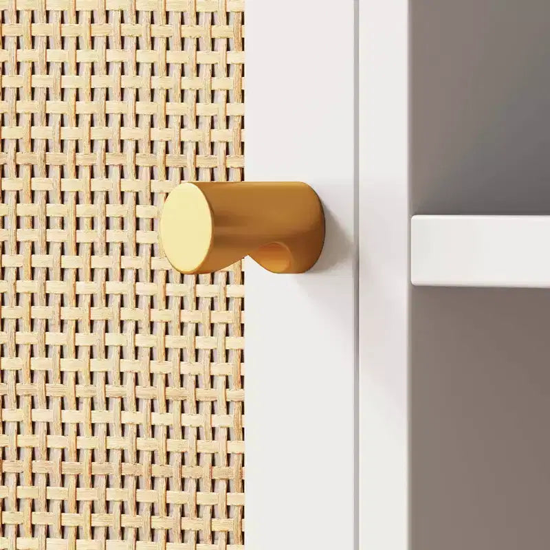 Meuble TV Mina en rotin et bois à 2 portes de 119 cm pour téléviseurs jusqu'à 150 cm Blanc/Doré - Nathan James : Meuble TV Bohème Chic