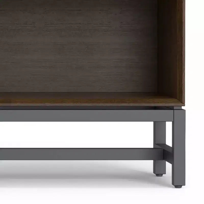 Bibliothèque basse et large WyndenHall Devlin 30", marron noyer