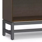 Bibliothèque basse et large WyndenHall Devlin 30", marron noyer