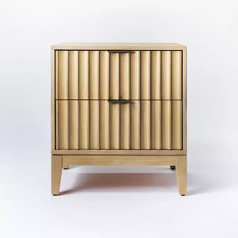 Table d'appoint festonnée en bois Thousand Oaks avec tiroirs en bois naturel - Threshold™ conçue avec Studio McGee