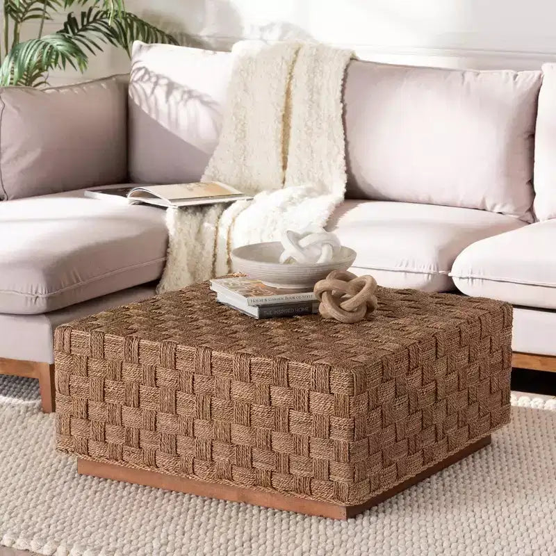 Table basse Karina en jonc de mer naturel et marron clair bali & pari