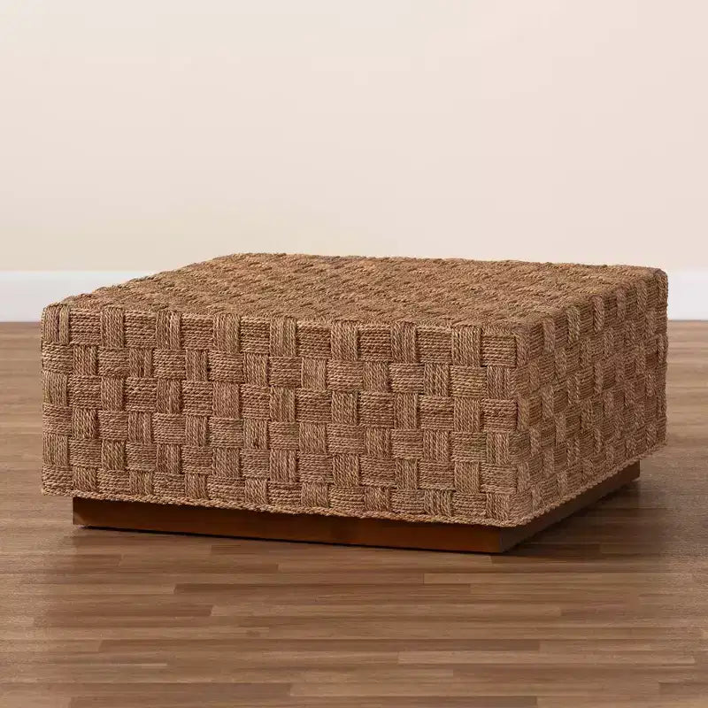 Table basse Karina en jonc de mer naturel et marron clair bali & pari