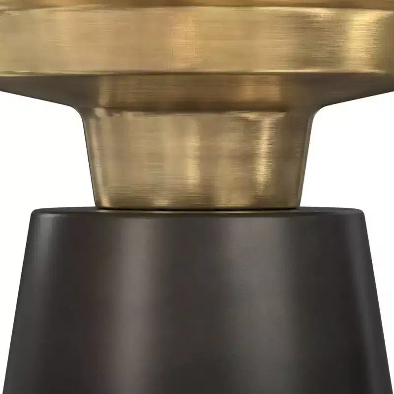 Table d'appoint Arna WyndenHall noire/dorée : Plateau en marbre contemporain, résistante aux rayures, hauteur 49,5 cm