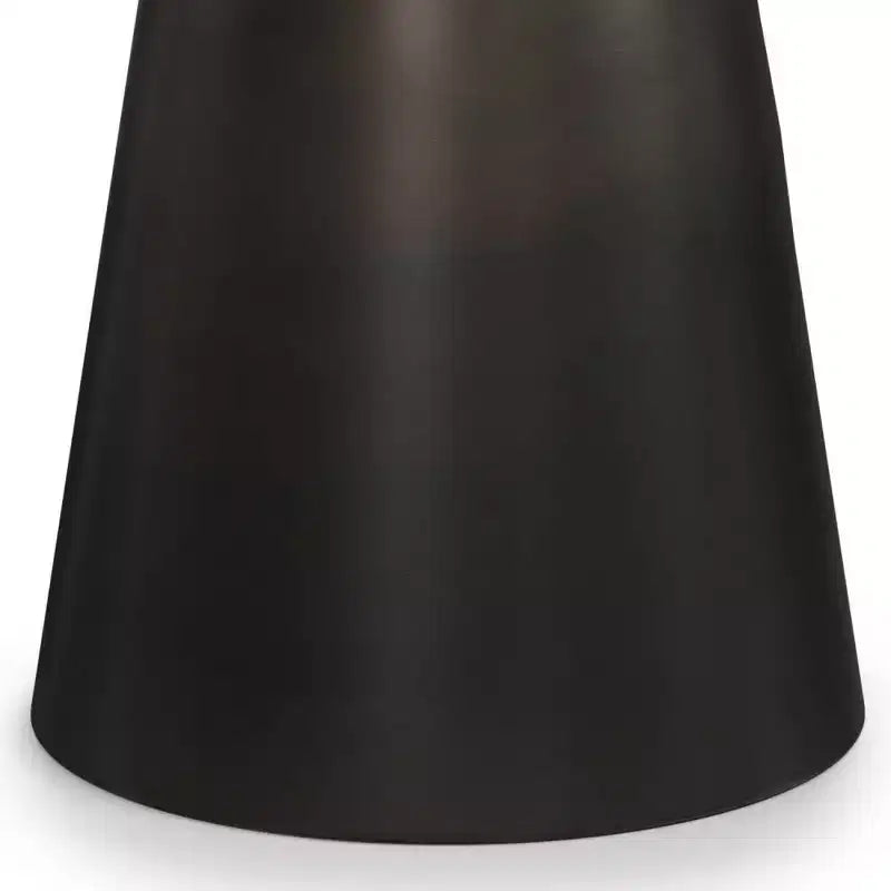 Table d'appoint Arna WyndenHall noire/dorée : Plateau en marbre contemporain, résistante aux rayures, hauteur 49,5 cm