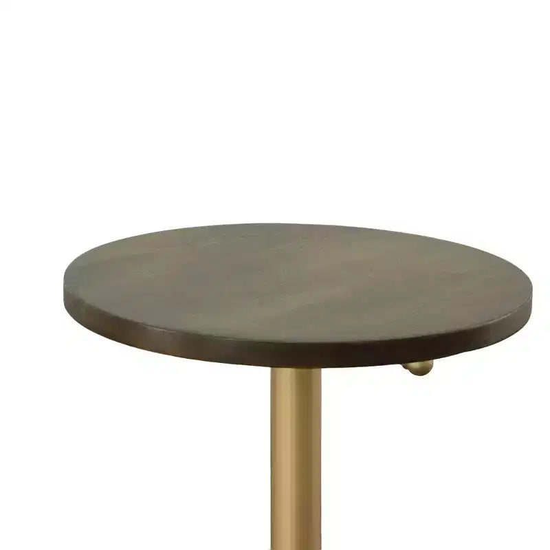 Table d'appoint vintage réglable Miller de Carolina Living, doré : 61 cm de haut, plateau rond en bois de manguier, structure en métal