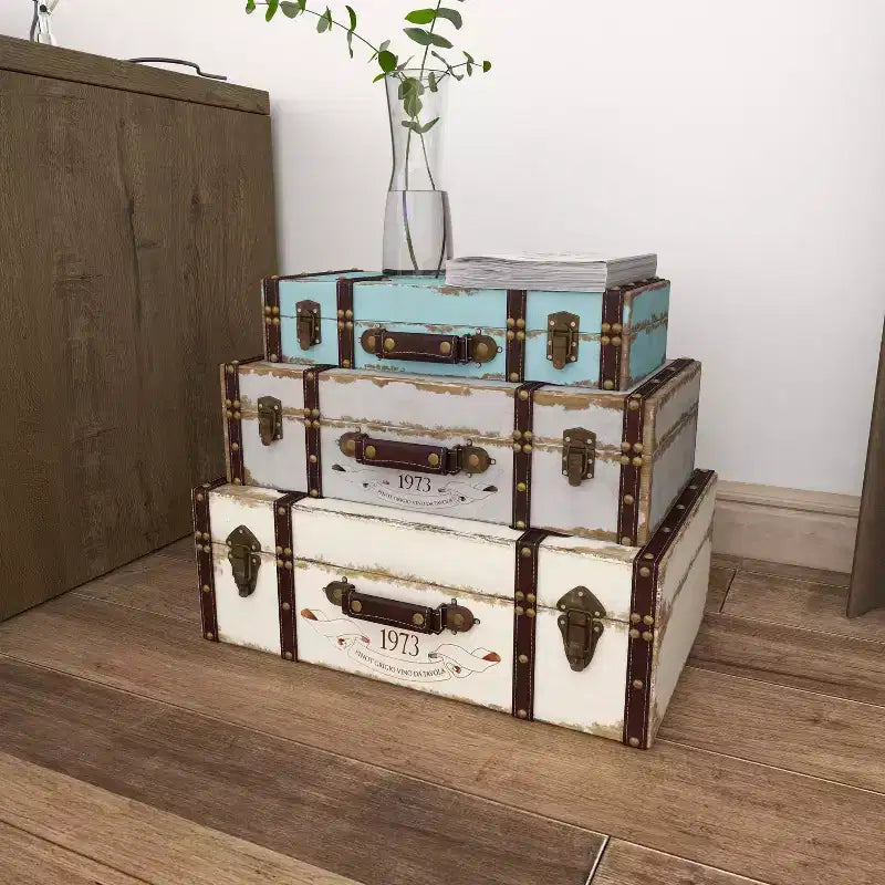 Lot de 3 Malles rectangulaires en bois effet vieilli - Olivia & May : Finition polyuréthane, Aucun assemblage requis