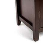 Meuble de rangement moyen 40" Portland marron acajou - WyndenHall : Portes en verre trempé, cadre en pin, 4 étagères réglables