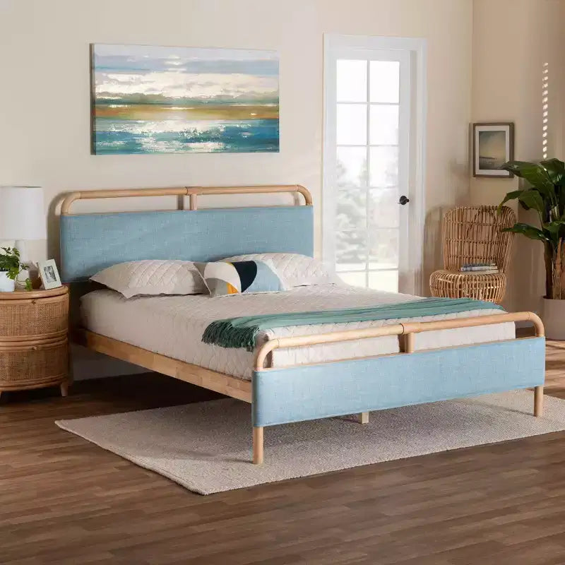 Lit plateforme Mateo Baxton Studio, grand lit, en tissu et bois naturel, bleu clair/naturel