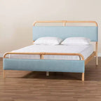Lit plateforme Mateo Baxton Studio, grand lit, en tissu et bois naturel, bleu clair/naturel
