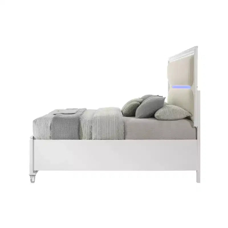 Lit King Oriental 79,65" Tarian Blanc Bouclé Fini Blanc Perle - Acme Furniture : Tête de lit lumineuse à LED, Pied de lit de rangement, Rembourrage acrylique