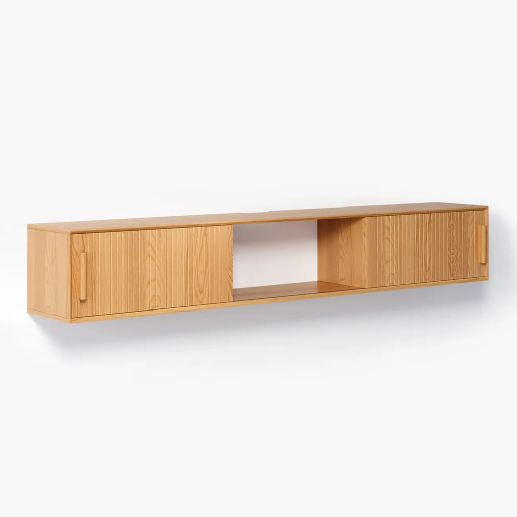 Meuble TV cannelé flottant en bois naturel avec rangement