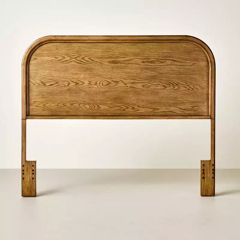 Tête de lit traditionnelle en bois de chêne vieilli Queen – Hearth & Hand™ avec Magnolia