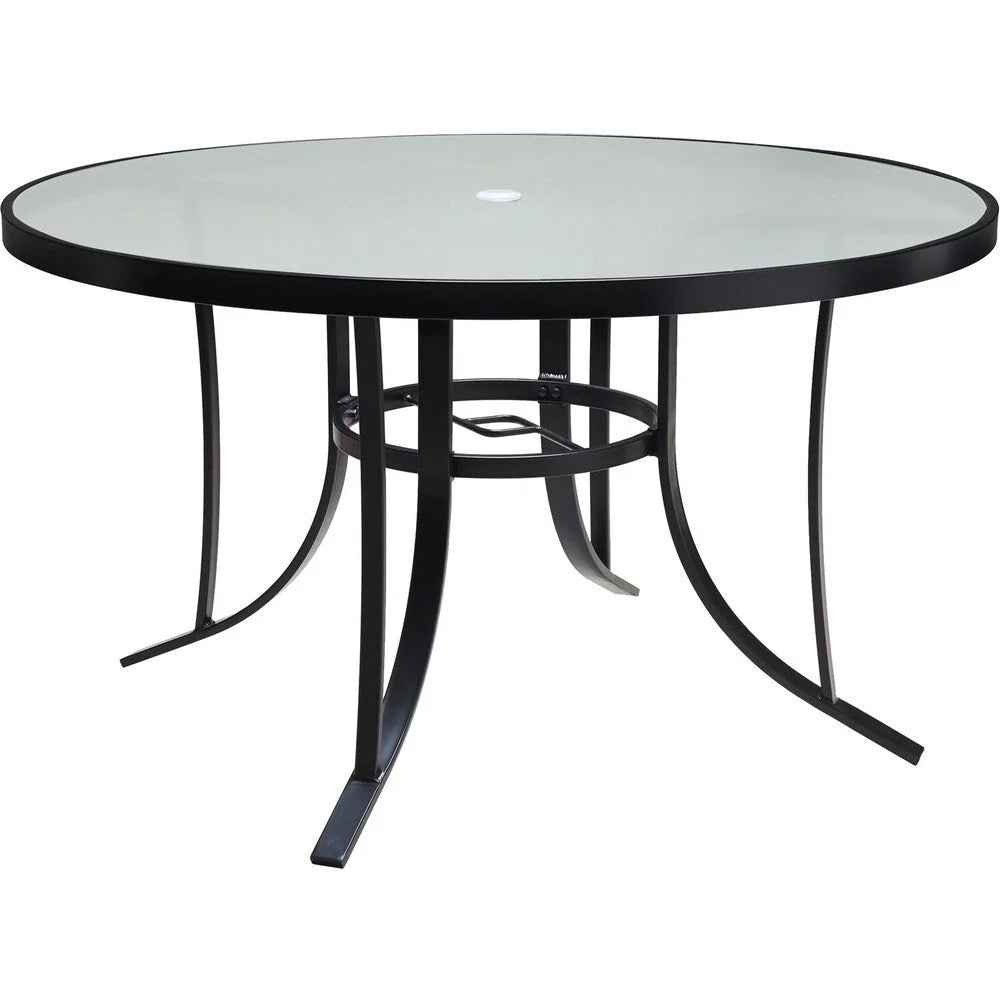 Ensemble de salle à manger Hanover Lavallette 5 pièces bleu océan avec 4 chaises fixes, une table ronde en verre de 52 pouces, un parasol et une base