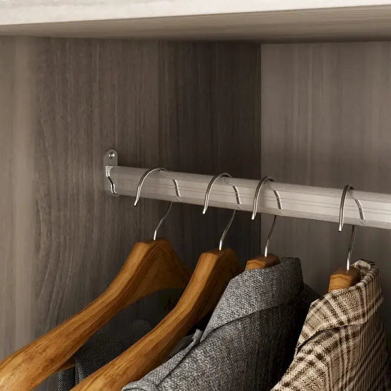 Armoire moderne autoportante en bois massif avec étagères de rangement