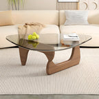 Table basse triangulaire en bois avec plateau en verre