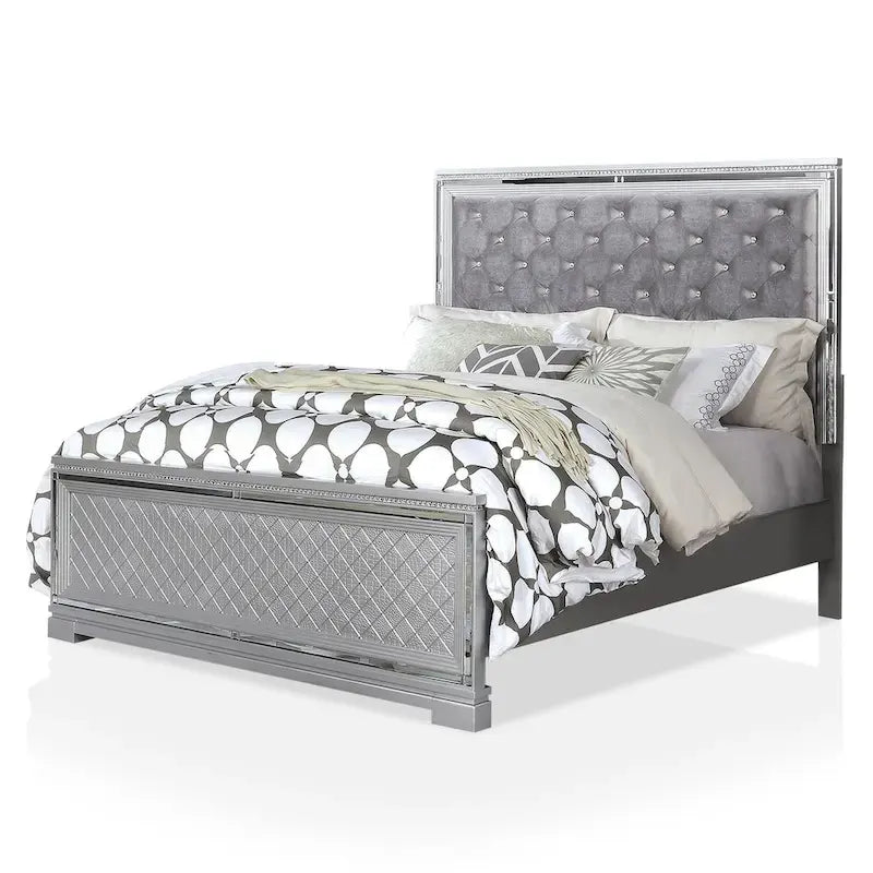Ensemble de chambre à coucher 5 pièces avec panneau capitonné en bois argenté Seleena Glam et port USB par Furniture of America