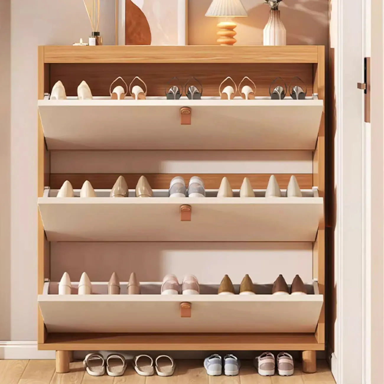 Meuble à chaussures étroit à portes et façade rabattable, coloris naturel