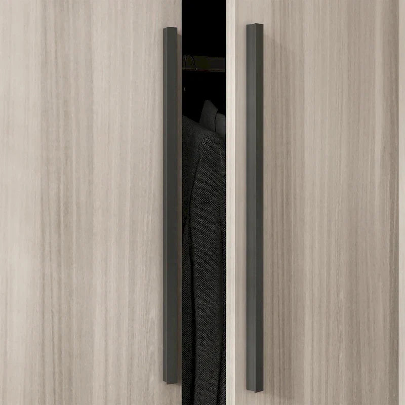 Armoire moderne autoportante en bois massif avec étagères de rangement