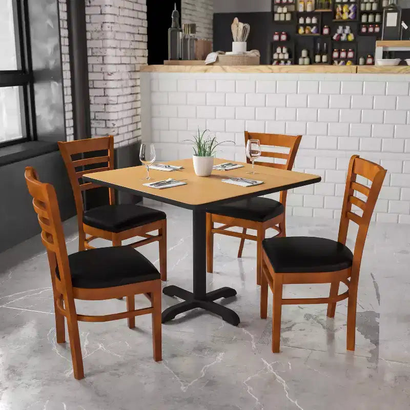 Chaise de restaurant en bois à dossier échelle Flash Furniture