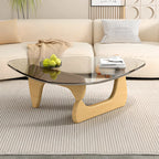 Table basse triangulaire en bois avec plateau en verre