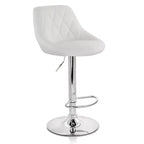 Tabouret de bar Elama 2 pièces en similicuir avec surpiqûres losanges, noir, avec base chromée et hauteur réglable