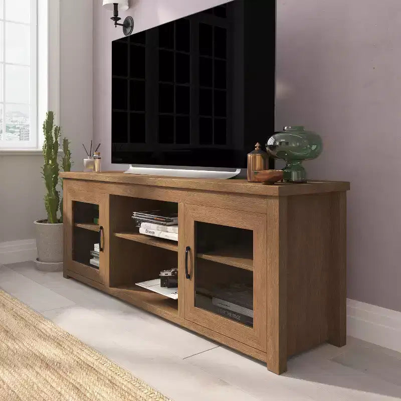 Meuble TV Emma et Oliver pour téléviseurs jusqu'à 80 pouces - Console média 65 pouces avec portes vitrées classiques et 3 étagères réglables