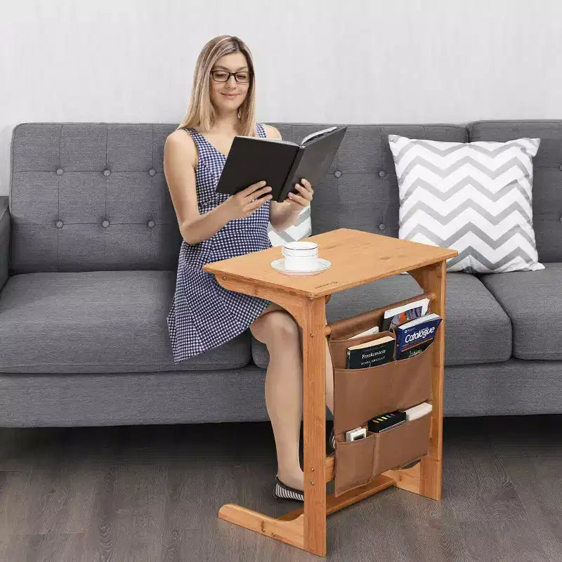 Costway Table d'appoint canapé en bambou, bureau d'ordinateur portable, table basse de collation, table de chevet avec sac de rangement