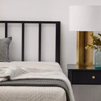 Lit plateforme en métal Lori avec tête de lit à barreaux verticaux - Brookside Home