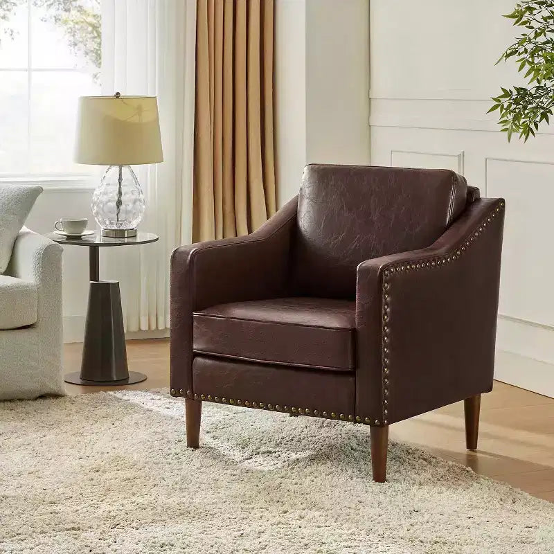 Fauteuil en cuir végétalien de transition Bonita avec coussin de siège amovible et garnitures cloutées | ART OF LIVING DESIGNS