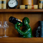 Porte-bouteille de vin Foster & Rye Green Army Man, porte-bouteille de vin soldat en polyrésine fantaisie, casier à vin décoratif de table, décor de cuisine, cadeaux de bar à domicile