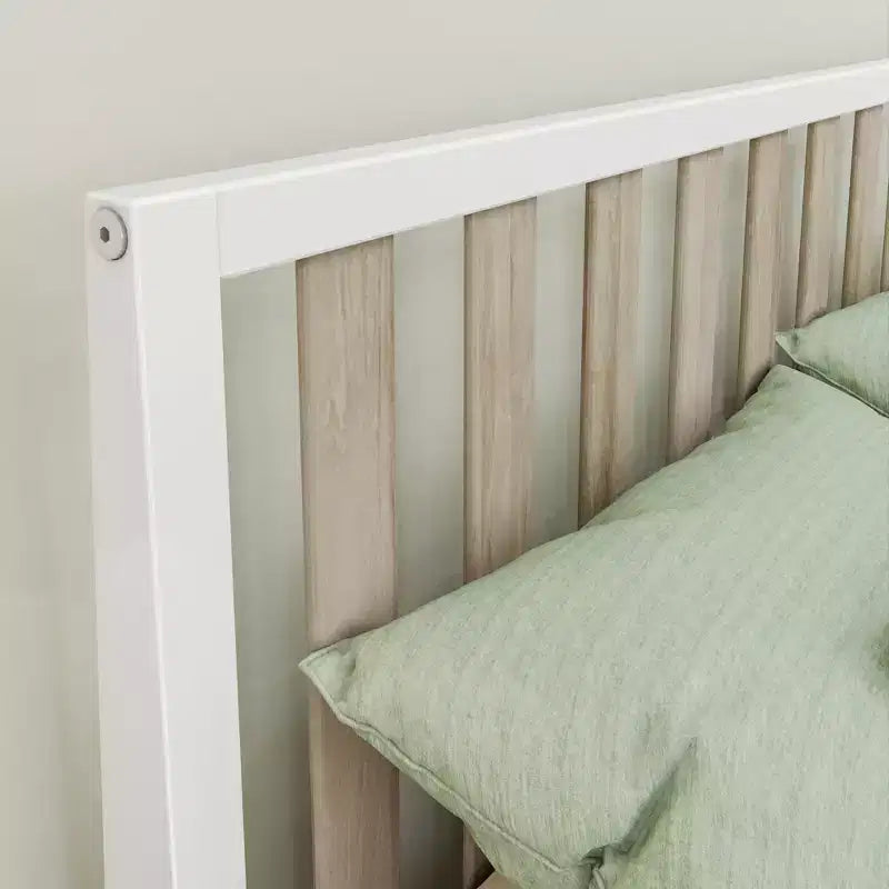 Lit plateforme scandinave double Max & Lily, en bois massif avec tête de lit pour enfants