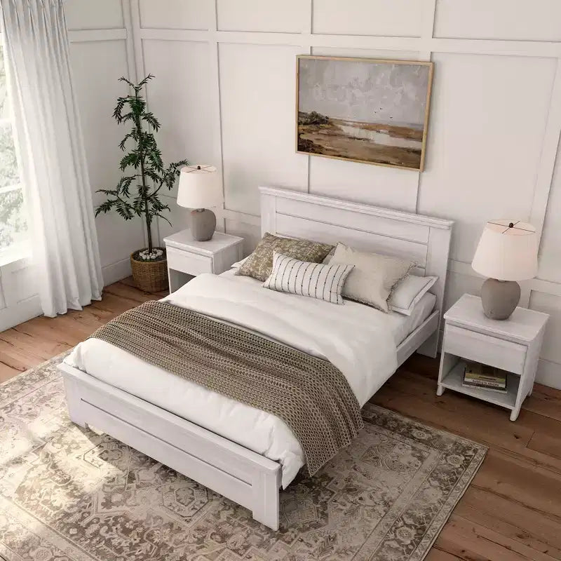 Lit queen en bois massif avec tête de lit à panneaux modèle Farmhouse Plank+Beam