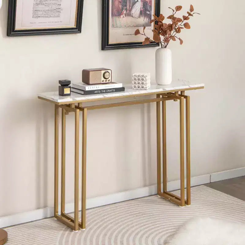 Table console Costway de 110,5 cm, table de canapé d'entrée en faux marbre avec pieds en métal pour salon Noir/Or