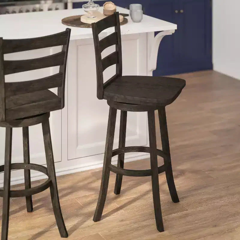 Tabouret de bar pivotant Flash Furniture Liesel en bois massif avec dossier en échelle, de qualité commerciale, hauteur de bar