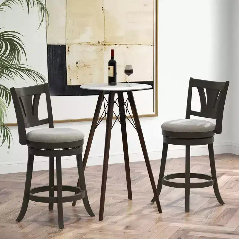 Tabouret de bar pivotant Costway 67 cm, hauteur comptoir, avec dossier incurvé et pieds en bois d'hévéa