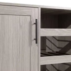 Meuble bar et bahut classique Emma et Oliver avec armoire à porte simple de style Shaker avec rangement pour verres suspendu et étagères ouvertes pour bouteilles