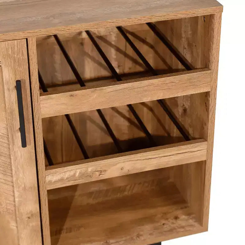 Meuble bar et bahut classique Emma et Oliver avec armoire à porte simple de style Shaker avec rangement pour verres suspendu et étagères ouvertes pour bouteilles