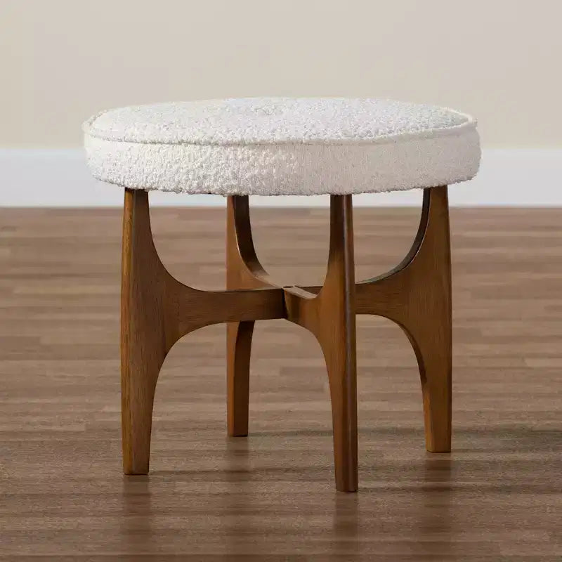Baxton Studio Theo Pouf Repose-pieds Japandi en Tissu Bouclé Crème et Bois d'Hévéa Finition Noyer